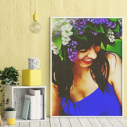 Photo effect - Photo frame in a yellow room